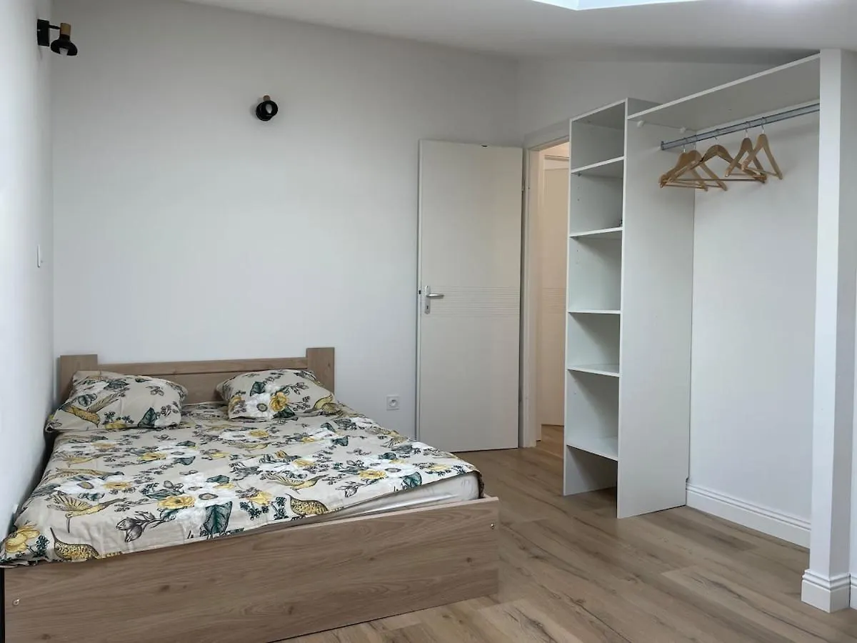 Appartement 6 Personnes - 04190 Les Mees Apartment